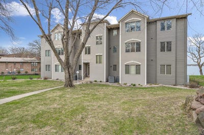 /international/us/20794-170th-street-6b-spirit-lake-ia-110099047545/