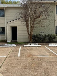 /international/us/4513-carter-creek-parkway-bryan-tx-110106269476/
