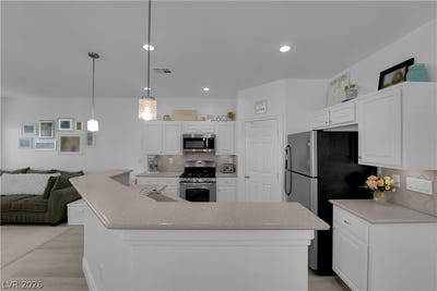 /international/us/1083-sheer-paradise-lane-henderson-nv-110106989849/
