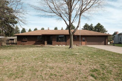 /international/us/242-12th-street-se-sioux-center-ia-110107456096/