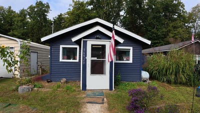 /international/us/16920-6th-street-wellston-mi-110108410829/