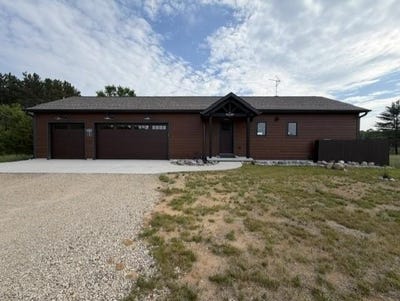 /international/us/920-county-road-gh-wild-rose-wi-110108661175/