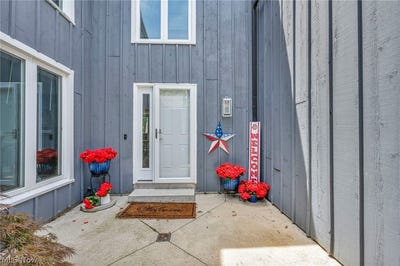/international/us/3931-hilltop-drive-huron-oh-110108805577/