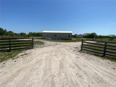 /international/us/202-county-road-3061-orange-grove-tx-110107459472/