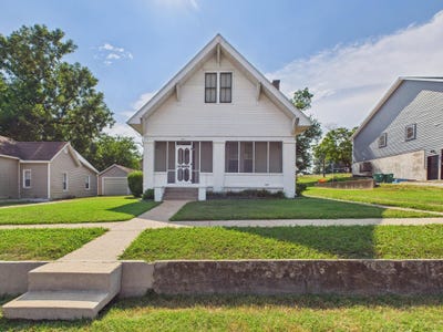 /international/us/611-cedar-avenue-cabool-mo-110108238618/