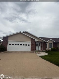 /international/us/1557-mason-lane-burlington-ia-110099858155/