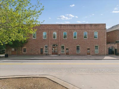 /international/us/w-washington-street-madison-ga-110107980879/