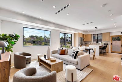 /international/us/4329-radford-ave-studio-city-ca-110107404730/