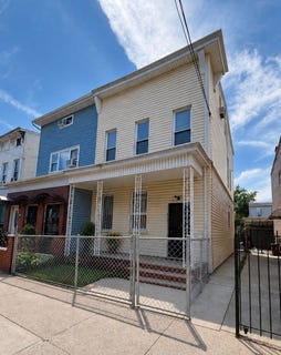 /international/us/8832-75-st-woodhaven-ny-110119491869/