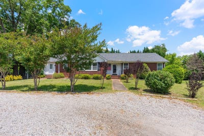 /international/us/110-w-main-street-duncan-sc-110108199637/