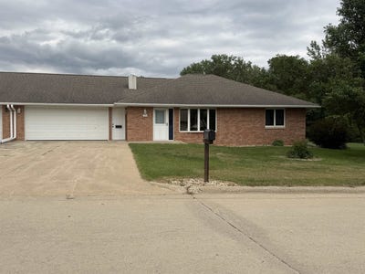 /international/us/108-chief-st-cherokee-ia-110109081173/