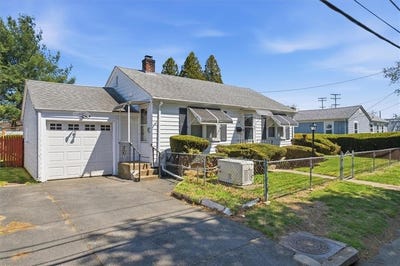 /international/us/15-rhodes-avenue-east-providence-ri-110107830922/