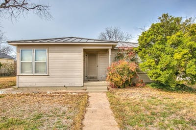 /international/us/200-sharp-avenue-ballinger-tx-110105529918/