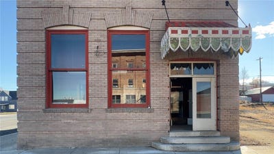 /international/us/301-west-main-street-almira-wa-110102683732/