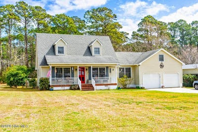/international/us/915-sunset-boulevard-newport-nc-110120483788/