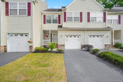 /international/us/4003-ridgecrest-drive-wappingers-falls-ny-110109006271/