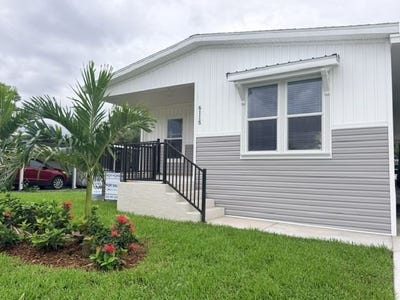 /international/us/6115-n-ironwood-lane-lantana-fl-110119570276/