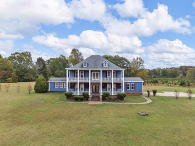 /international/us/11280-highway-56-n-clinton-sc-110107763785/