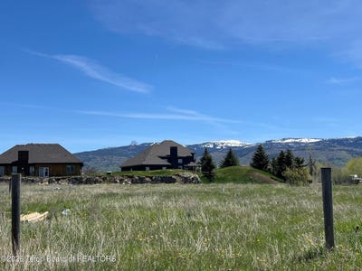 /international/us/n-5th-street-ski-hill-road-driggs-id-110108020949/