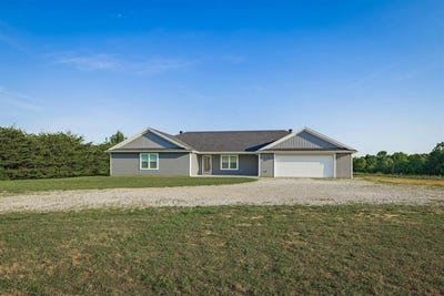/international/us/6460-stevens-school-road-whitesville-ky-110105640913/