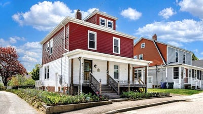 /international/us/13-gerry-avenue-south-portland-me-110108236969/
