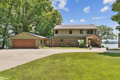 /international/us/2138-s-main-street-burlington-ia-110100684240/