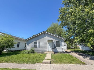/international/us/720-w-jefferson-street-sullivan-il-110108144309/