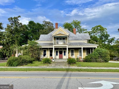 /international/us/106-s-main-street-statesboro-ga-110108379411/