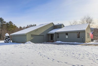 /international/us/69-bog-road-goffstown-nh-110105069119/