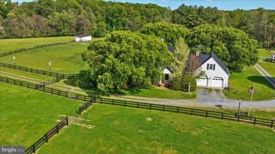 /international/us/19255-telegraph-springs-road-purcellville-va-110108109735/