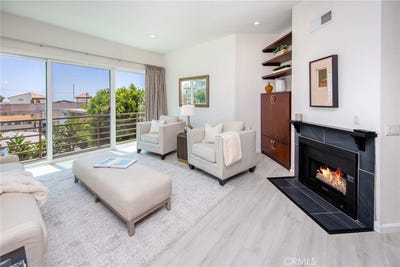/international/us/11949-goshen-avenue-los-angeles-ca-110100325425/