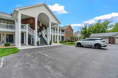 /international/us/318-waterside-drive-wildwood-mo-110099737221/
