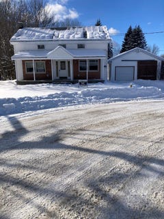 /international/us/17-cemetery-road-brushton-ny-110105019424/