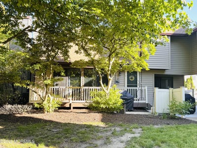 /international/us/109-cotswold-circle-ocean-twp-nj-110108168946/