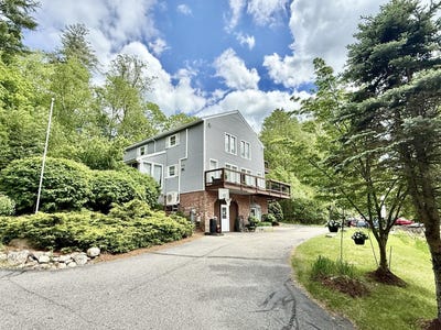 /international/us/493-north-shore-road-chesterfield-nh-110108548431/