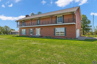 /international/us/9335-sw-61st-st-topeka-ks-110107477169/