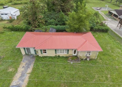 /international/us/6525-highway-582-pine-top-ky-110119987848/