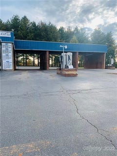 /international/us/90-buffett-boulevard-taylorsville-nc-110073005852/