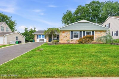 /international/us/53-ivy-way-aberdeen-nj-110109833214/