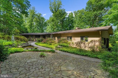 /international/us/698-discovery-rd-davidsonville-md-110108613837/