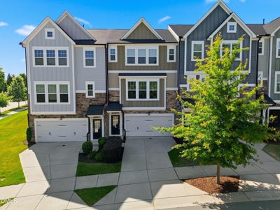 /international/us/8403-garnet-rose-lane-raleigh-nc-110108605814/