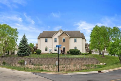 /international/us/8614-s-stratford-rd-oak-creek-wi-110108352773/