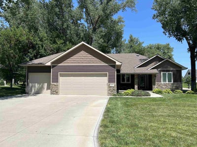 /international/us/875-e-sawgrass-trail-dakota-dunes-sd-110100985010/