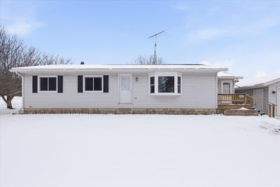 /international/us/n5516-hillside-drive-wild-rose-wi-110106623828/