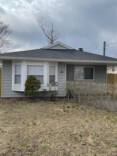 /international/us/42-vernon-avenue-mastic-ny-110108607093/