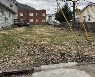 /international/us/217-s-jackson-street-montgomery-wv-110107226196/