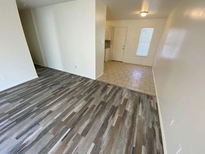 /international/us/513-e-queens-street-lubbock-tx-110108468857/
