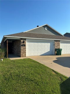 /international/us/227-e-anabranch-court-farmington-ar-110107655352/