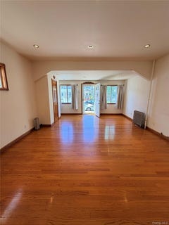 /international/us/9309-vanderveer-street-queens-village-ny-110106614495/