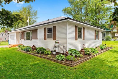 /international/us/101-w-cedar-street-bonduel-wi-110108297385/
